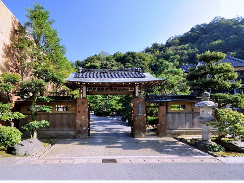 Yutouya Ryokan Тойока Екстериор снимка