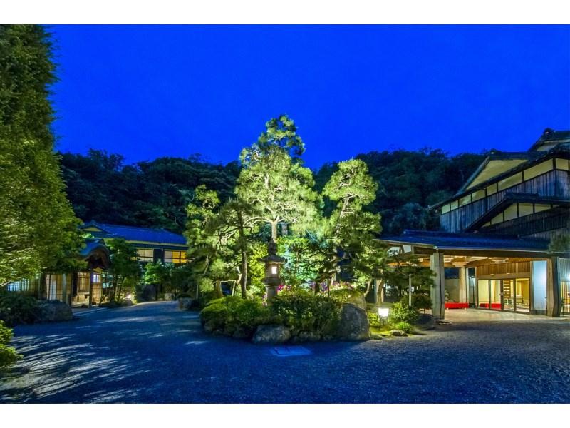 Yutouya Ryokan Тойока Екстериор снимка