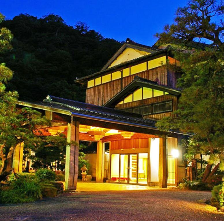 Yutouya Ryokan Тойока Екстериор снимка