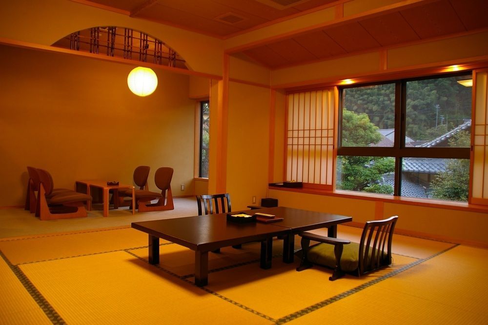 Yutouya Ryokan Тойока Екстериор снимка