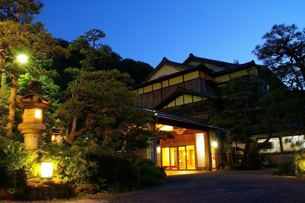Yutouya Ryokan Тойока Екстериор снимка