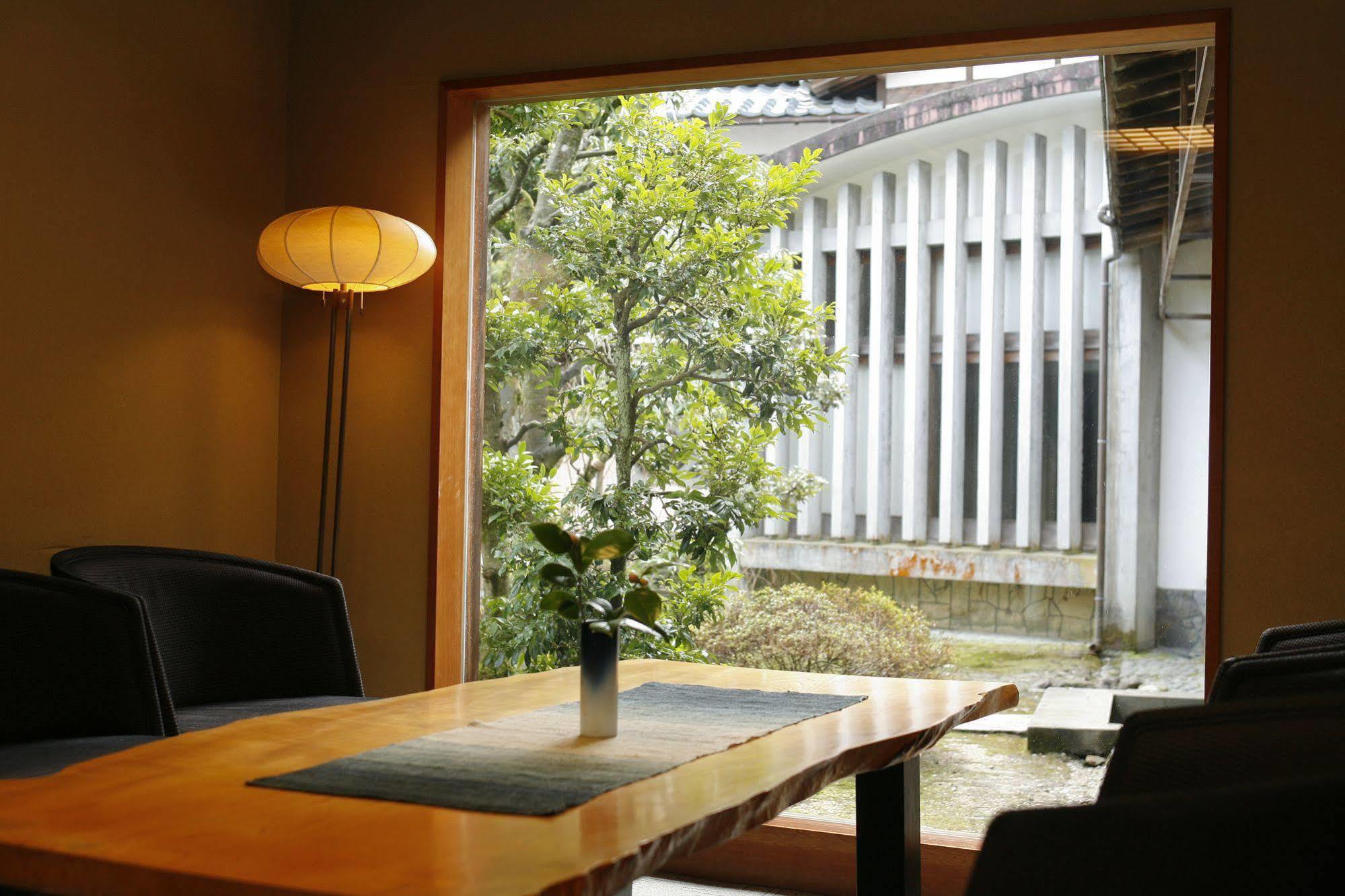 Yutouya Ryokan Тойока Екстериор снимка
