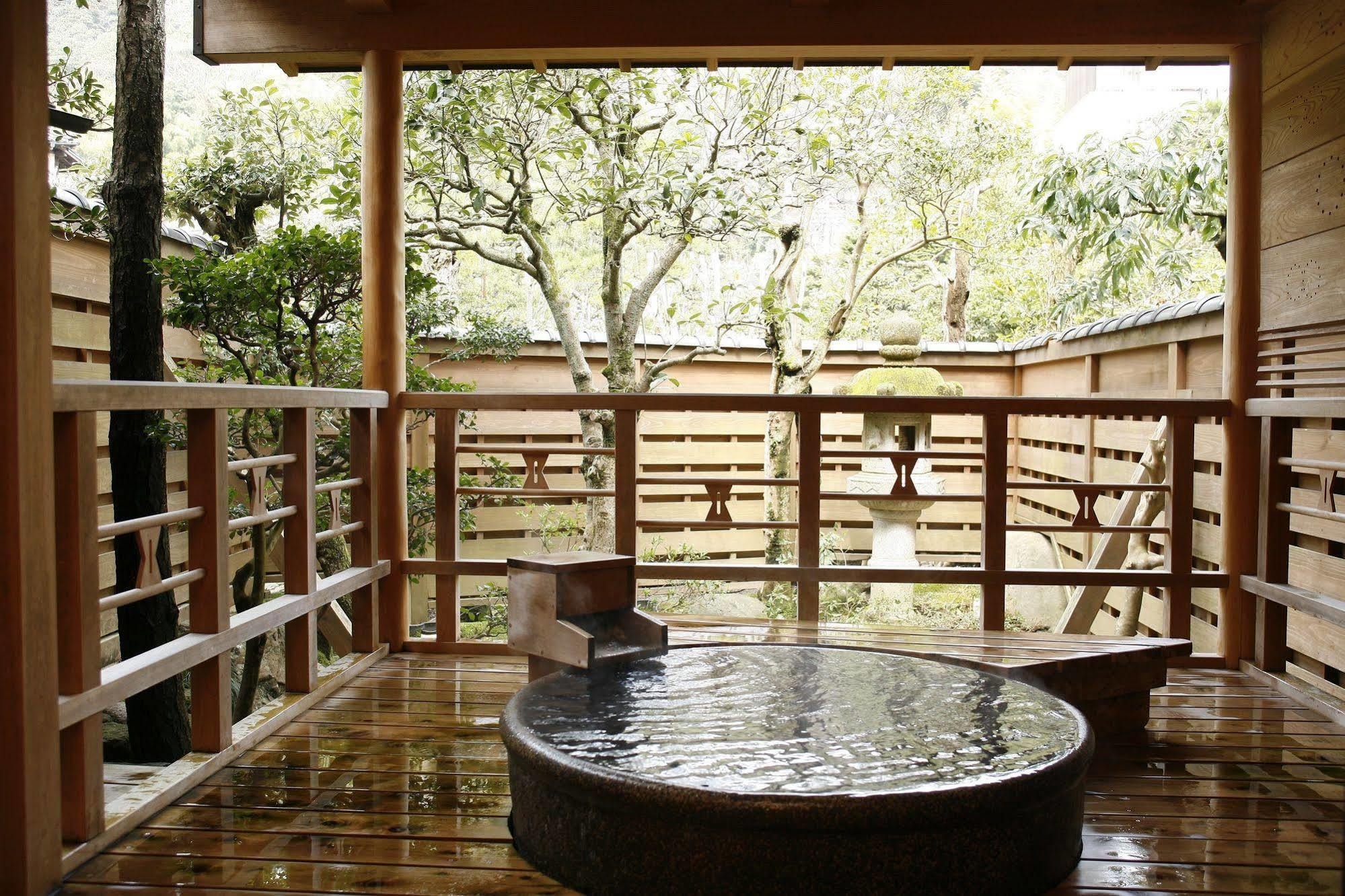 Yutouya Ryokan Тойока Екстериор снимка